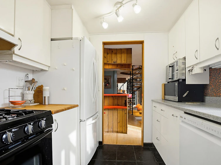 8899 Taylor Street, Mission, BC, V2V 7G3 - 12