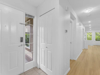 76-8888 151 Street - 3