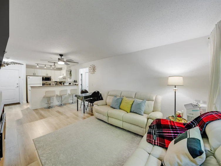 116-14885 105 Avenue, Surrey, BC, V3R 2V6 - 12