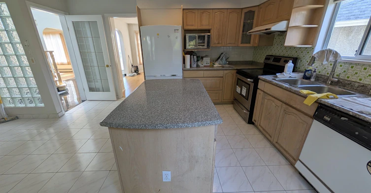 7XXX Thornhill Drive, Vancouver, BC, V5P 3T5 - 11
