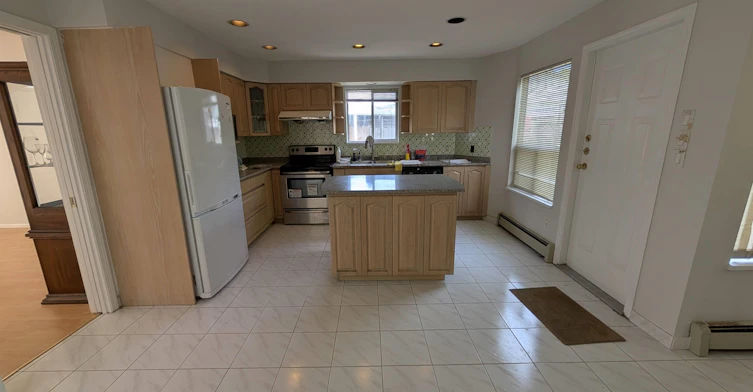 7XXX Thornhill Drive, Vancouver, BC, V5P 3T5 - 9