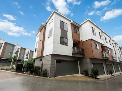 22-1639 162 Street - 2