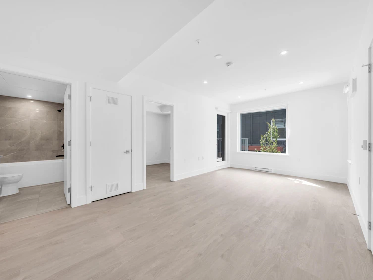 2218 E 1st Avenue, Vancouver, BC, V5N 1B6 - 6
