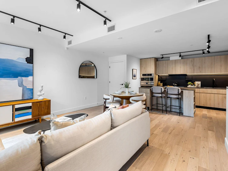 3956 Dumfries Street, Vancouver, BC, V5N 0J1 - 4