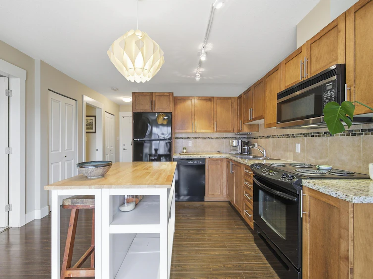 319-1211 Village Green Way, Squamish, BC, V8B 0R7 - 5