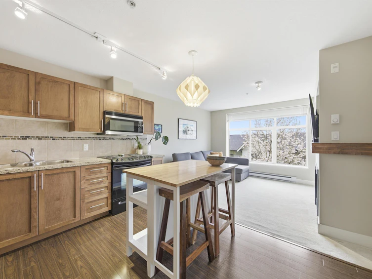319-1211 Village Green Way, Squamish, BC, V8B 0R7 - 2