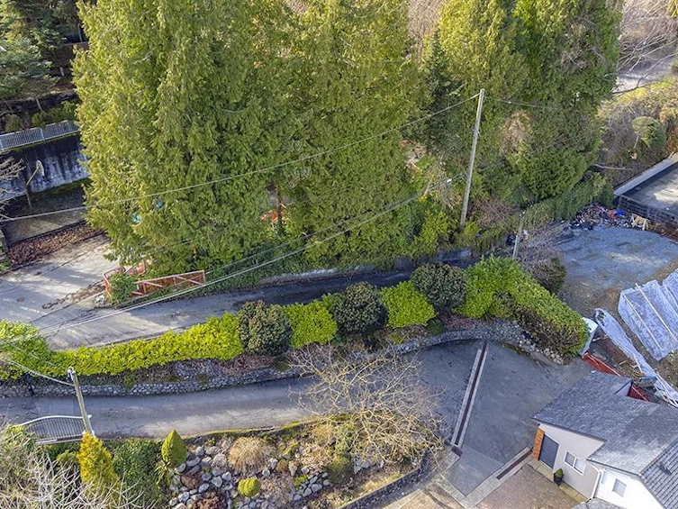 5645 Highfield Drive, Burnaby, BC, V5B 1E4 - 10