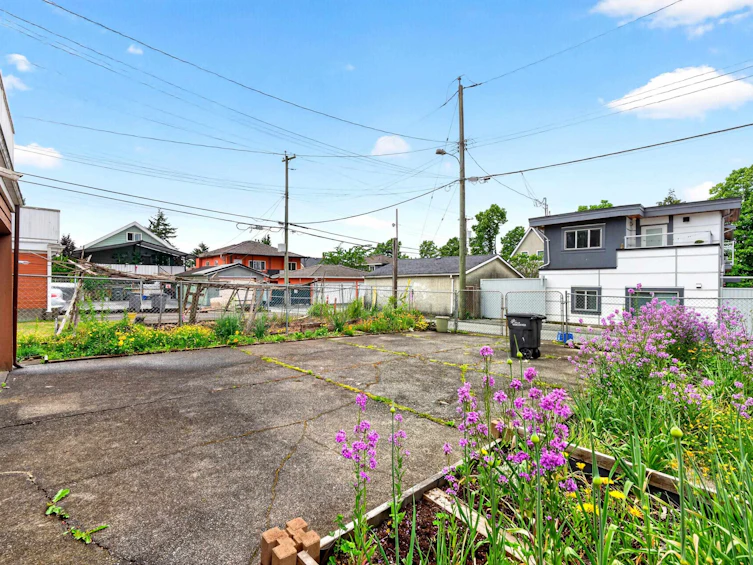2031 E 23rd Avenue, Vancouver, BC, V5N 2T9 - 31