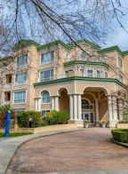 219 2985 Princess Crescent