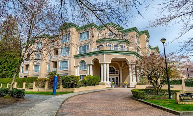 219-2985 Princess Crescent