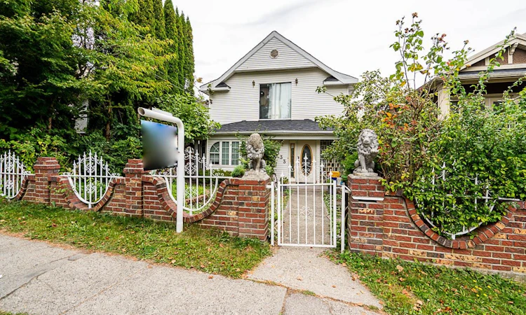 333 E 28th Avenue