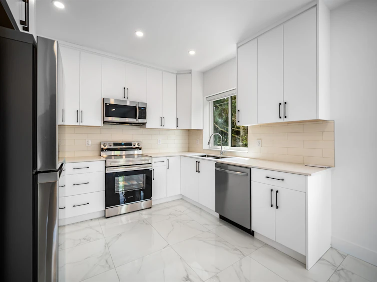 7493 Gatineau Place, Vancouver, BC, V5S 2S3 - 30