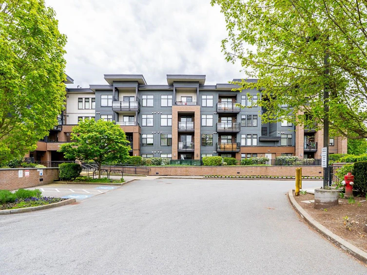 305-20068 Fraser Highway, Langley, BC, V3A 0H2 - 2