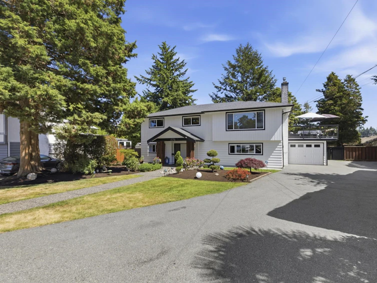 876 Harris Place, Delta, BC, V4M 3A8 - 3