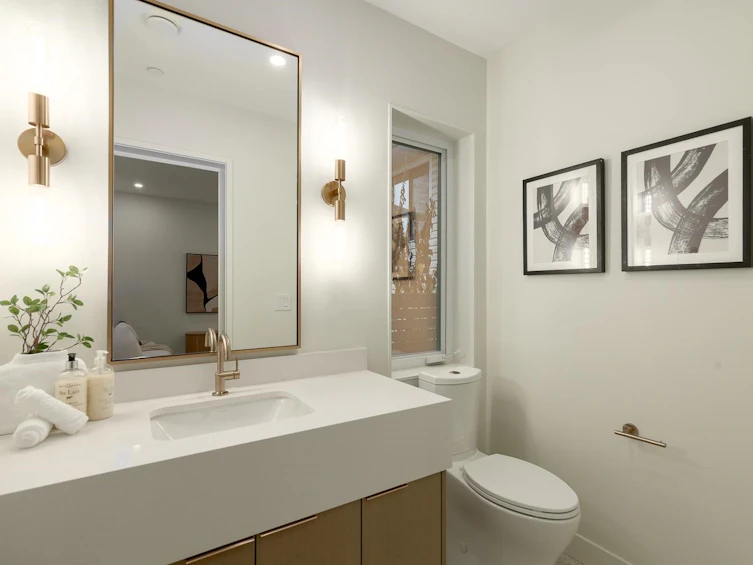 5405 Wales Street, Vancouver, BC, V5R 3M9 - 3