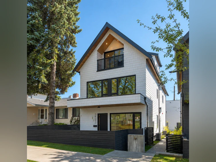 5405 Wales Street, Vancouver, BC, V5R 3M9
