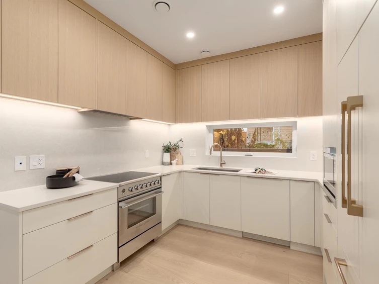 5405 Wales Street, Vancouver, BC, V5R 3M9 - 5