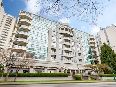 304-1233 Beach Avenue - 3