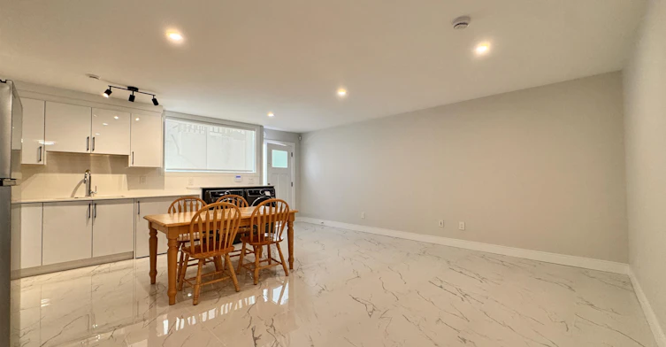 S1-6680 Waltham Avenue, Burnaby, BC, V5H 3V8 - 2