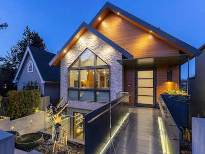 4384 Quesnel Drive - 2