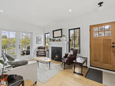 2072 Kitchener Street - 3