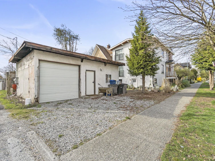 2072 Kitchener Street, Vancouver, BC, V5L 2W8 - 34