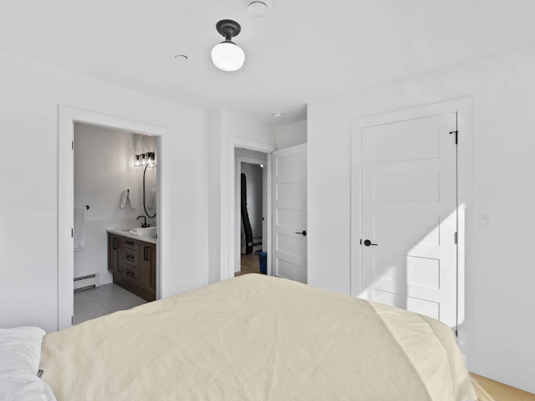2072 Kitchener Street, Vancouver, BC, V5L 2W8 - 25