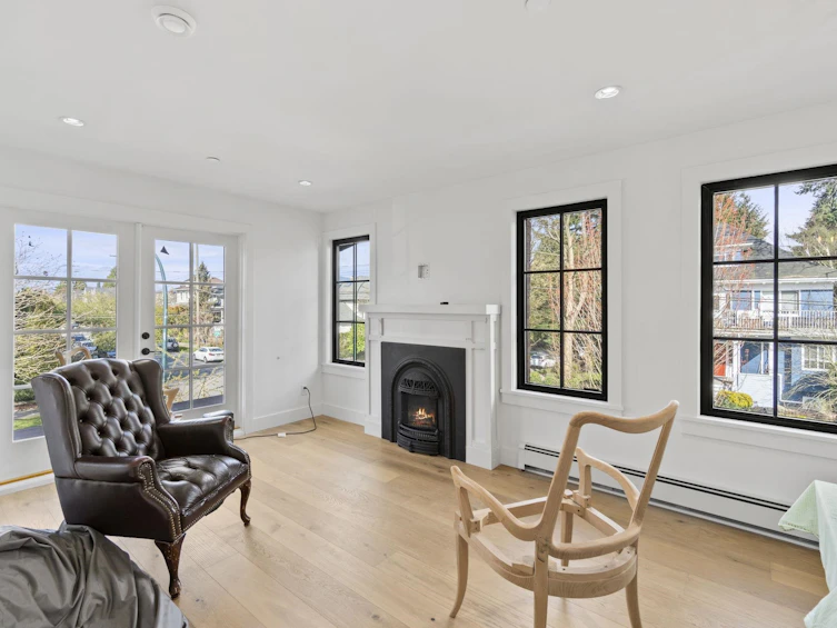 2072 Kitchener Street, Vancouver, BC, V5L 2W8 - 4
