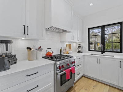 2072 Kitchener Street - 5