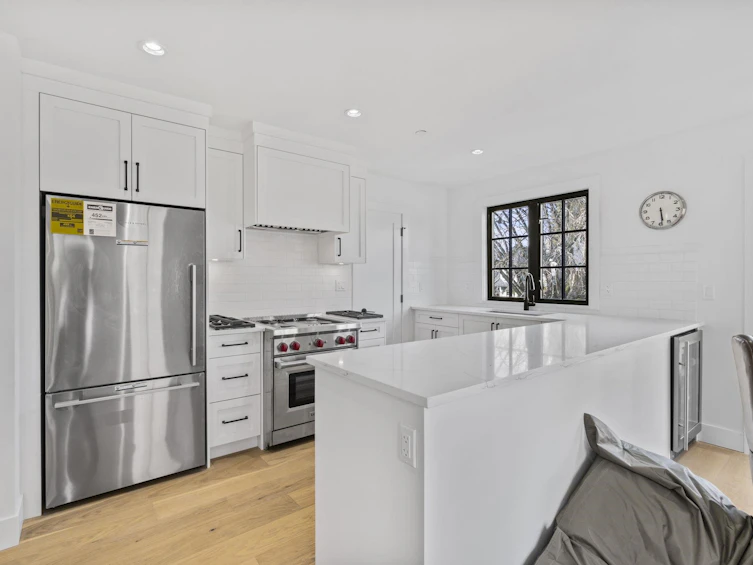 2072 Kitchener Street, Vancouver, BC, V5L 2W8 - 23