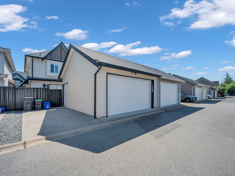 7689 211a Street, Langley, BC, V2Y 0K7 - 31