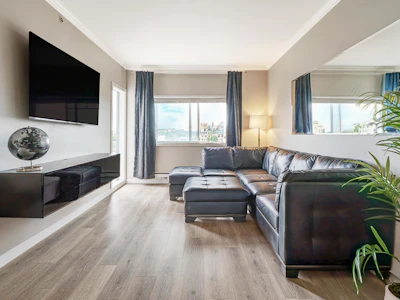 401-22363 Selkirk Avenue - 3