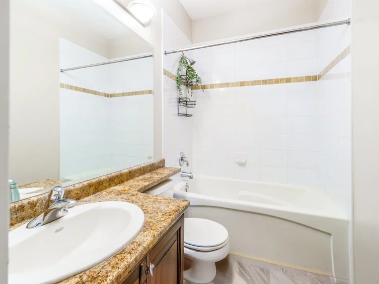 401-22363 Selkirk Avenue, Maple Ridge, BC, V2X 2X6 - 9