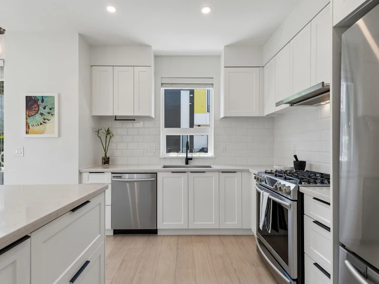 205-3021 St George Street, Port Moody, BC, V3H 0K3 - 6