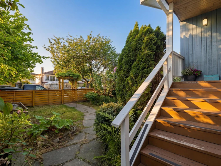 3172 E 2nd Avenue, Vancouver, BC, V5M 1G1 - 6
