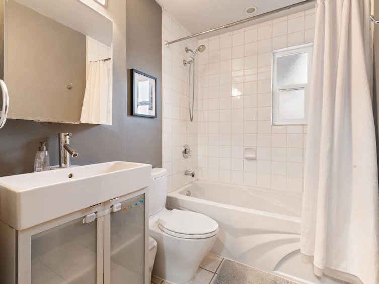 3172 E 2nd Avenue, Vancouver, BC, V5M 1G1 - 26