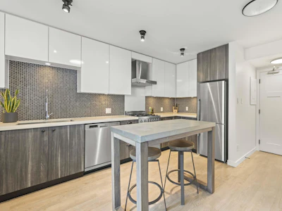 502-311 E 6th Avenue - 2
