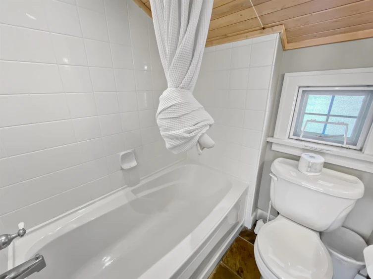 10C-2315 Mackinnon Road, Pender Island, BC, V0N 2M1 - 21