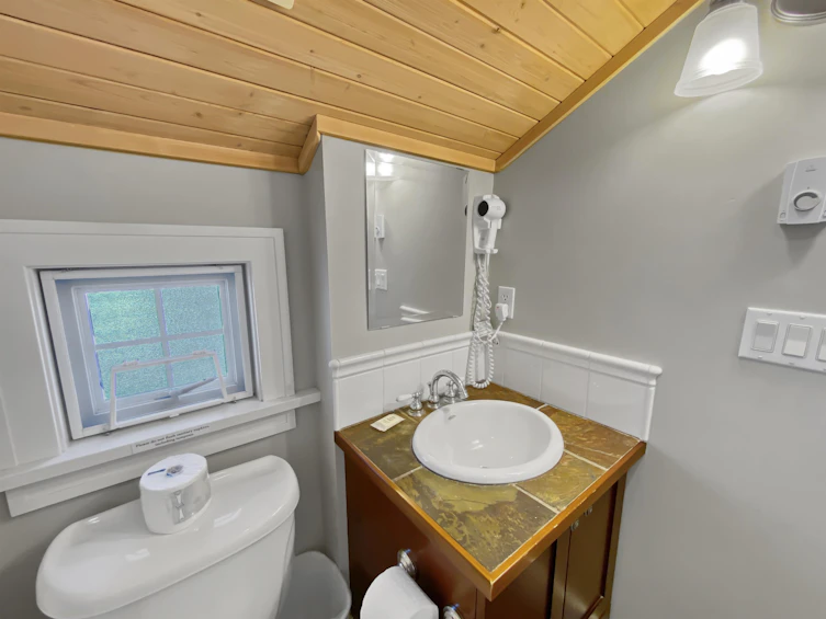 10C-2315 Mackinnon Road, Pender Island, BC, V0N 2M1 - 22