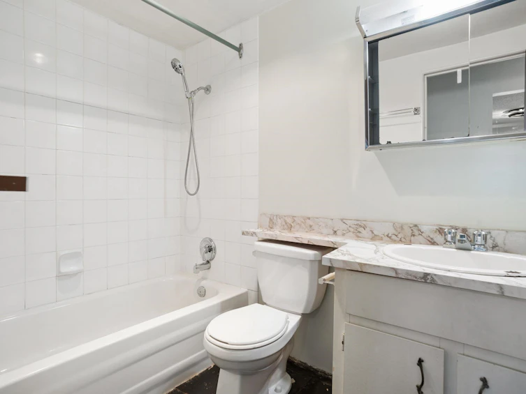 213-1950 W 8th Avenue, Vancouver, BC, V6J 1W3 - 19