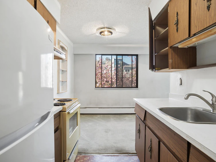 213-1950 W 8th Avenue, Vancouver, BC, V6J 1W3 - 5