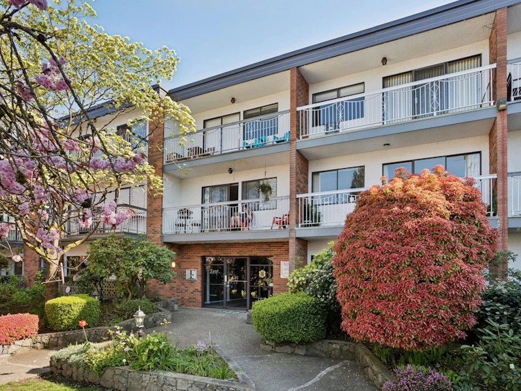 213-1950 W 8th Avenue, Vancouver, BC, V6J 1W3 - 4