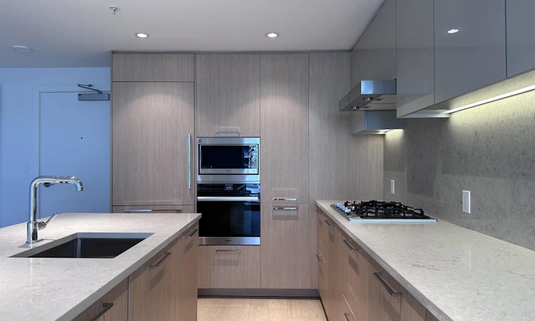 505-3280 Corvette Way