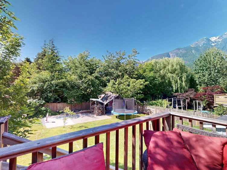 1254 Depot Road, Squamish, BC, V0N 1H0 - 10