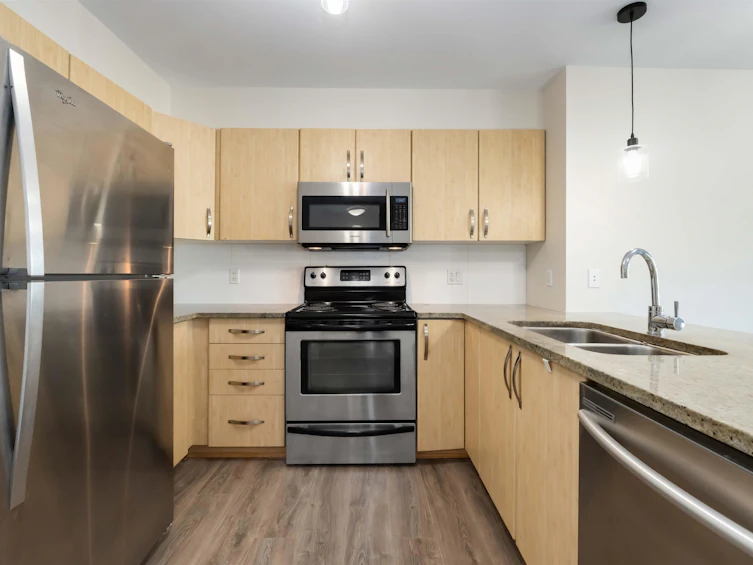 215-13555 Gateway Drive, Surrey, BC, V3T 0B5 - 6