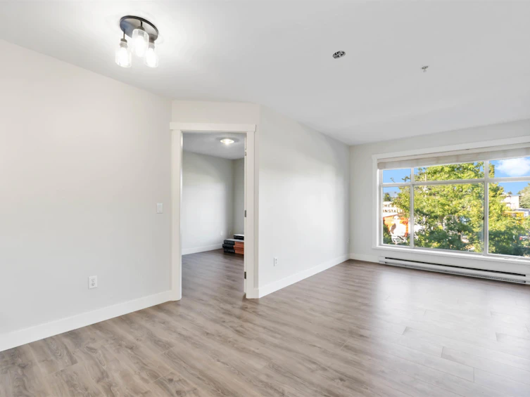 215-13555 Gateway Drive, Surrey, BC, V3T 0B5 - 4