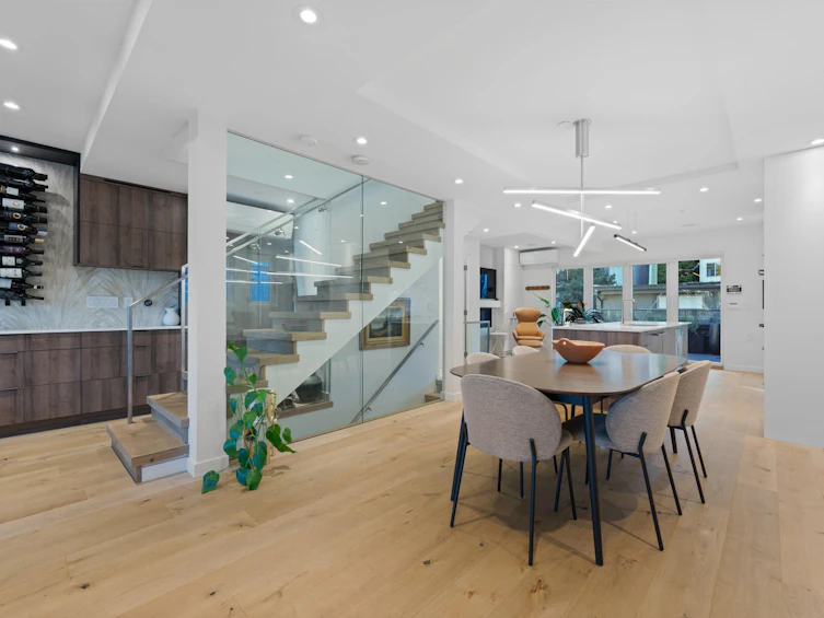2142 W 1st Avenue, Vancouver, BC, V6K 1E8 - 8