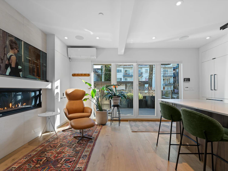 2142 W 1st Avenue, Vancouver, BC, V6K 1E8 - 16