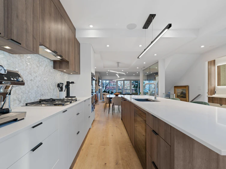 2142 W 1st Avenue, Vancouver, BC, V6K 1E8 - 14