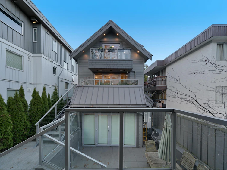 2142 W 1st Avenue, Vancouver, BC, V6K 1E8 - 33